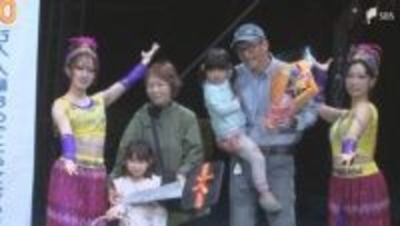 「楽しみです」木下大サーカス磐田公演が来場者10万人達成 10万人目は5歳の女の子…記念セレモニー開催＝静岡・磐田市