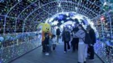 思わず「きれい～」エスパルスドリームプラザで恒例のイルミネーション点灯式=静岡市清水区