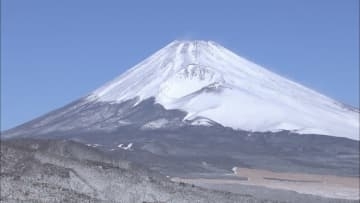 「5合目から500メートルほど上で滑落した」富士登山中の40代男性を救助するも死亡を確認＝静岡県警