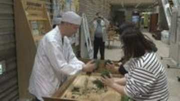 「手をかけてお茶になるんだなって」"小笠流"の伝統技法を伝える 浜松市役所で新茶の手揉み体験会 5月には浜名湖ガーデンパークでも開催