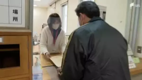 県内公立高入試 願書受け付け始まる 学力検査3月4日、面接5日、合格発表13日＝静岡