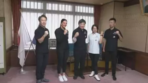 「チャンスを確実につかみ取っていきたい」女性ドライバー専門のレースチームが市長を表敬訪問 ニューフェイスが活躍誓う＝静岡市