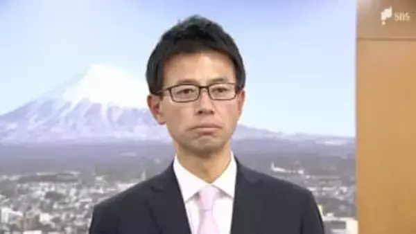 「子ども世代にきちんとした町を残す」富士市長選・初当選の元中学教諭、金指祐樹氏に当選証書 =静岡