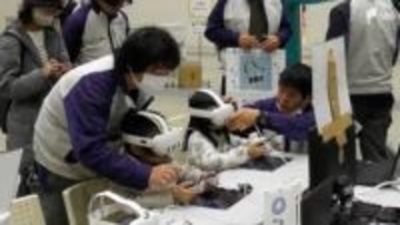 VRゴーグルで建設機械の操作体験 温泉旅館のおもてなし体験など 人気職業体験イベント「オシカツ！」開催＝静岡・沼津市