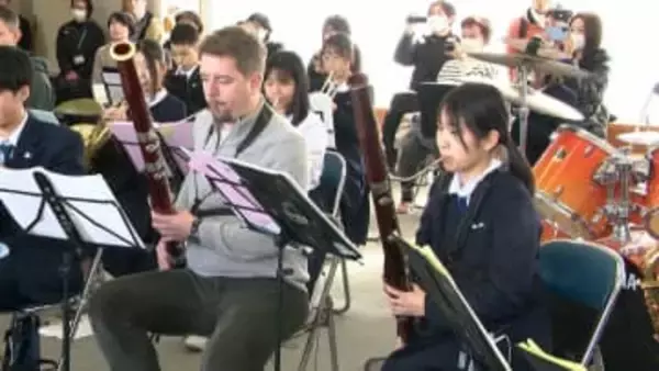 「一音一音の厚みがすごくて感動」ウィーンの一流音楽家と中学生が演奏を通して交流=静岡市
