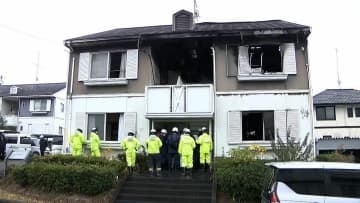 「火が噴出している」未明にアパート1棟を全焼する火事 4人が病院に運ばれる＝浜松市浜名区