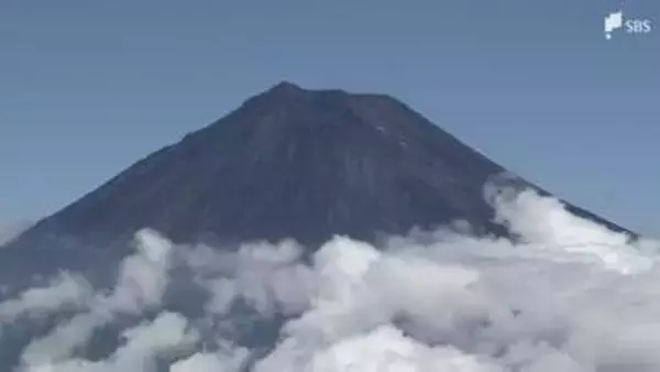 「晴天の山登りは水の補給が重要」下山中の男性が熱中症で体が動かず転倒＝富士山