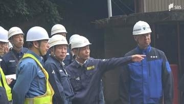 「二次災害、三次災害にならないように」伊豆急行線の土砂崩れ現場を町長らが視察 6月7日の全線再開予定も「台風のたまご」接近で厳戒態勢続く＝静岡・河津町