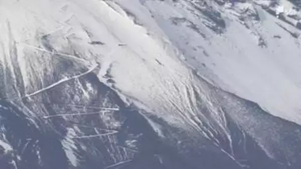 「富士山新七合目付近で滑落したポーランド国籍の31歳男性を発見し救助 全身打撲のケガを負っているものの意識あり会話ができる状態＝静岡県警富士宮署」の画像