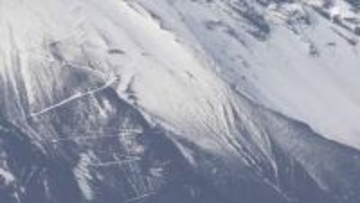 富士山新七合目付近で滑落したポーランド国籍の31歳男性を発見し救助 全身打撲のケガを負っているものの意識あり会話ができる状態＝静岡県警富士宮署