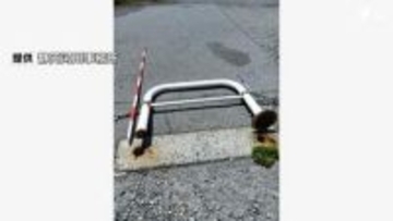 海岸の車止めが破損し2歳男児が骨折 根元が劣化し錆びていたのが原因か＝静岡・富士市