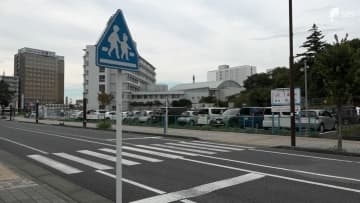 18歳女子高校生がワンボックスカーにはねられ重傷 運転手の男を逮捕=静岡県警