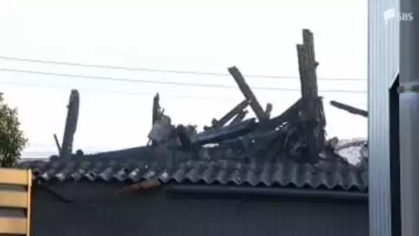 未明の住宅火災で焼け跡から1人の遺体を発見住人と連絡取れず警察が確認急ぐ＝静岡・磐田市