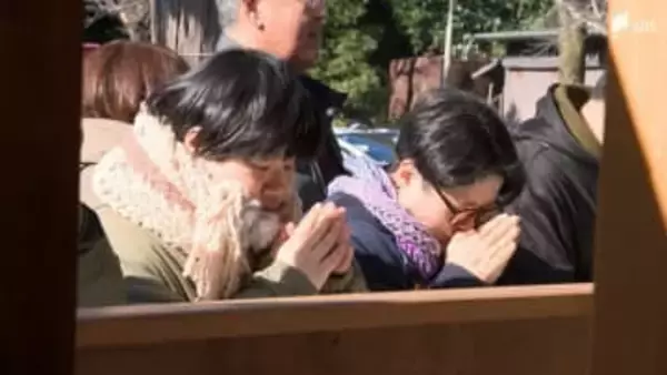 「無事に健康に生きられたら」初詣で神社にぎわう 願いが叶うとされる「叶え馬」には行列も＝静岡浅間神社