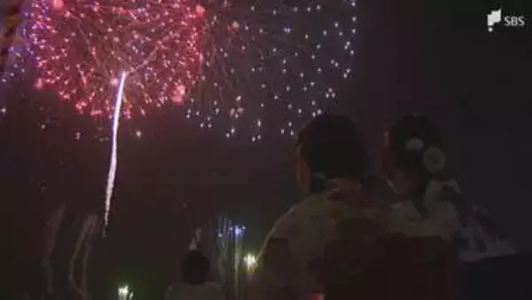 夏の風物詩袋井市では「ふくろい遠州の花火」 沼津市では「狩野川花火大会」鮮やかな花火の数々夜空を彩る＝静岡県
