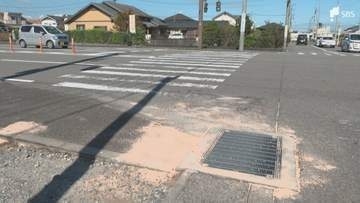 交差点で車とオートバイが衝突 オートバイの19歳男性が重体＝静岡・吉田町