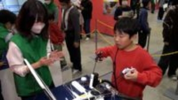 本物の医療器具を操作して“腹腔鏡手術体験”や医師による“心臓カテーテル実演”も 静岡・沼津市で「メディメッセージ2025」