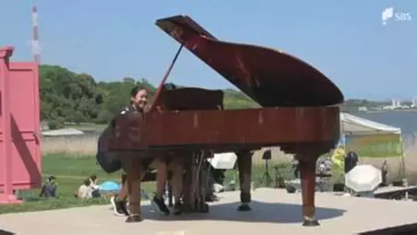 佐鳴湖で音楽や工作も楽しめるマルシェ開催 湖畔にストリートグランドピアノも登場=浜松市