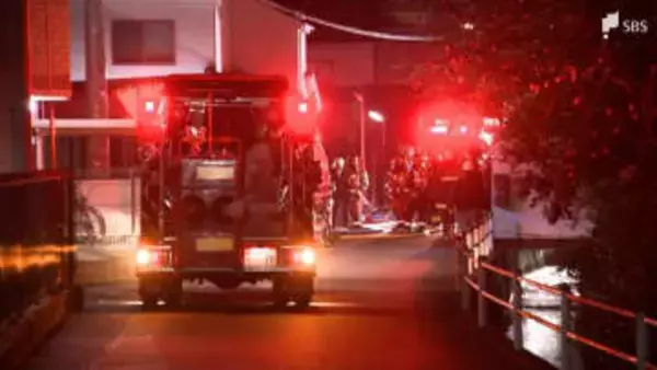 未明に倉庫を焼く火事 倉庫内で1遺体見つかる 警察が身元の確認急ぐとともに出火原因調べる＝静岡・沼津市