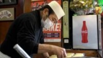 「やり終えた 最高の終わり方」“どら焼きの名店”38年の歴史に幕 店先には長蛇の列…感謝の400個無料配布＝静岡