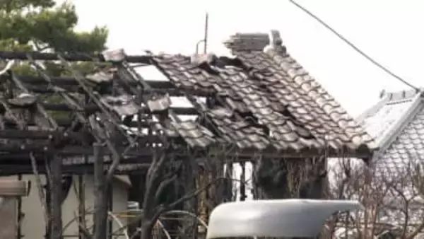 「建物から火が出ている」静岡県で火事相次ぐ 牧之原市で住宅など全焼し焼け跡から2人の遺体 湖西市では女性がやけど=静岡