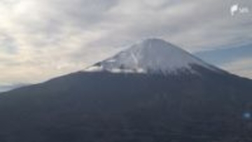 富士山で滑落した外国人男女 目的は「スキー登山をするため」山頂からスキーで下山 途中で板を外しているときに滑落か＝静岡県警