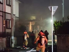 【速報】名取市で建物火災　住宅から出火　消防が消火活動中〈宮城〉
