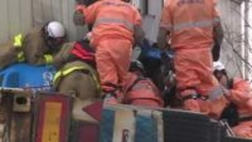 約６時間後に運転手救助で命に別条なし　国道沿いの住宅にトレーラー突っ込む＜宮城＞