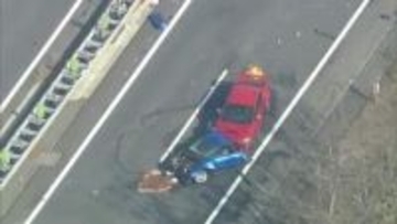 東北道で乗用車が中央分離帯に衝突 １人死亡１人意識不明 いずれも２０代男性