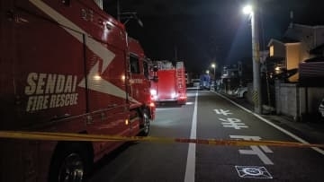 【速報】仙台市泉区の住宅街に「ニトログリセリン」と書かれた不審物　歩道上の紙パックを警察が調査中