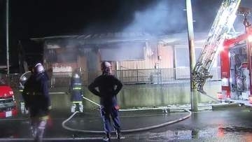 大和町で住宅と倉庫が全焼する火災発生　焼け跡から１人の遺体発見　高齢女性と連絡取れず〈宮城〉