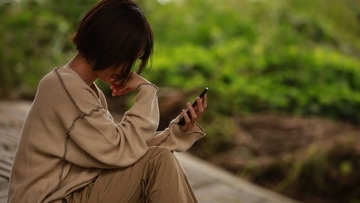 「いらつき」が生む日本の排外主義と民主主義の危機…日本人特有の「寂しさ」と「人を見下し順列をつけ優位に立ちたい」心理