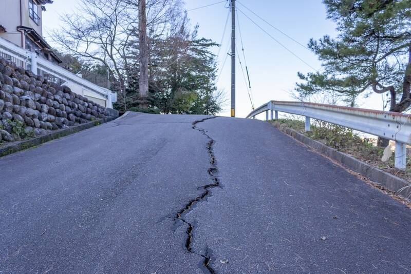 能登半島地震ボランティア不足の背景…被災地入り自粛ムードの一因となったSNSアカウントの怪