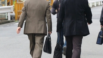 「退職金1000万円は数年でなくなった」外資系MRを57歳で早期退職するもスーパーで品出しの今…61歳男性が語る退職後の“シビアな現実”