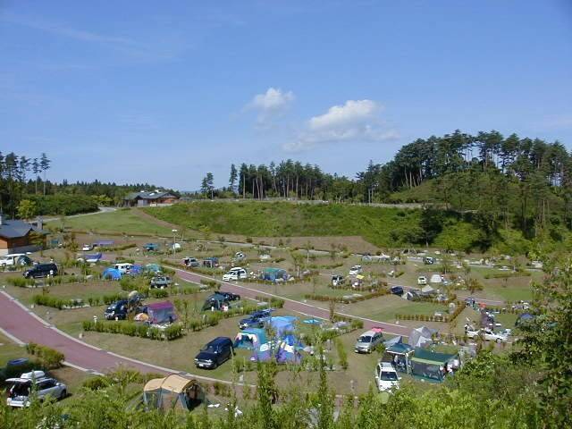 「自衛隊のヘリコプターを見て、『これで生きられる』と思った。だから、ここは忘れられない場所なんです」。陸前高田に誕生したスノーピーク新施設が見据える未来