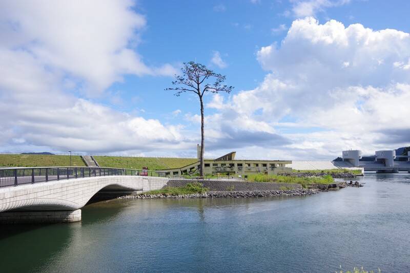 「自衛隊のヘリコプターを見て、『これで生きられる』と思った。だから、ここは忘れられない場所なんです」。陸前高田に誕生したスノーピーク新施設が見据える未来