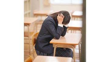 〈いじめ認知・不登校過去最多〉「いじめ被害を受けると成人後のうつ病リスクは約3倍に…」AI、SNSで多様化し、「脳の発達にも影響する」と専門家