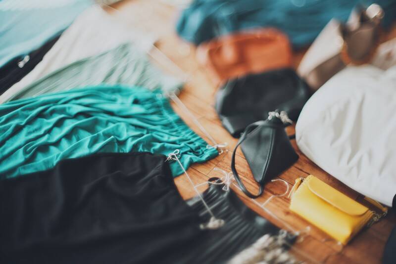 いらない服や小物はいつ捨てればいい？ 「もったいない、が処分どき」スタイリスト・地曳いく子と漫画家・槇村さとるが教える4つの「処分の原則」