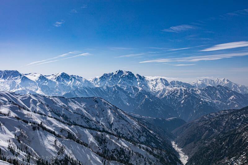 「自分の指と2万円、どっちが大事ですか？」雪山で絶対NG「素手スマホ」の恐怖…プロが見た本当にあぶない雪山登山客