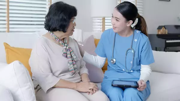 75歳以上の乳がん検診の約47%が「過剰診断」になる可能性…ホリエモンが誰も得しない日本の医療の不都合な現実を斬る