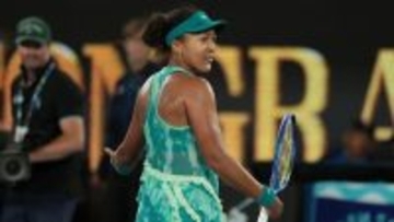 大坂なおみはなぜ全豪でこれほど話題をさらったのか…奇抜ファッション、握手論争、そして突然の棄権