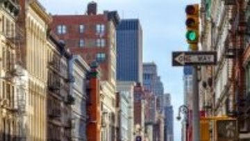 ニューヨークのSupreme本社で働く日本人のリアルな日々が教えてくれる、アメリカのアッパー層が必ず保有しているものとは？