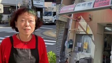 「この美容室、タイムスリップしてる…」創業90年、お釜式ドライヤーが現役のレトロ美容室に“推し活客”が殺到している理由