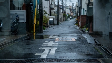 夫の昇進と妻の出産という「二つの幸せ」が不幸の連鎖を生みかねない理由…幸福が重なると底辺層へ転落してしまうほど不安定な日本の共同体基盤