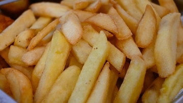 「３食フライドポテト」で中学生はなぜ死んだのか…司法解剖で見えてきた「500円生活」の過酷な現実