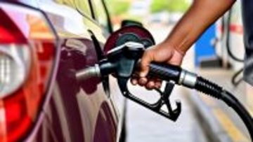 「ふざけるな金返せ！」ガソリン補助金「30.2円」投入で値下がりわずか「13.1円」…“中抜き17円”のカラクリ