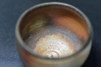 「どうしてこんなに野暮ったいんですか？」地味で質素に感じられた備前焼や瀬戸焼の器が輝いてみえたとき