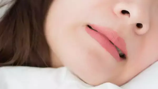 大切な歯を失ってしまうかもしれない“ブラキシズム”とは？ 「原因不明の偏頭痛」「犬歯の尖りがなくなった」「歯の付け根にくぼみ」の兆候には要注意