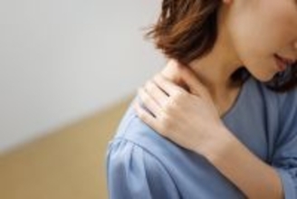 日本人のほとんどがカチカチ…肩こり、頭痛はもちろん、肩甲骨まわりをユルめるだけで改善する７つのやっかいな症状
