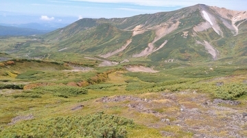 「たーすーけーてーくーれー」山中に残された“絶叫テープ”と人骨と巨大SOS…謎の遺留品だらけの「大雪山・旭岳SOS遭難事件」